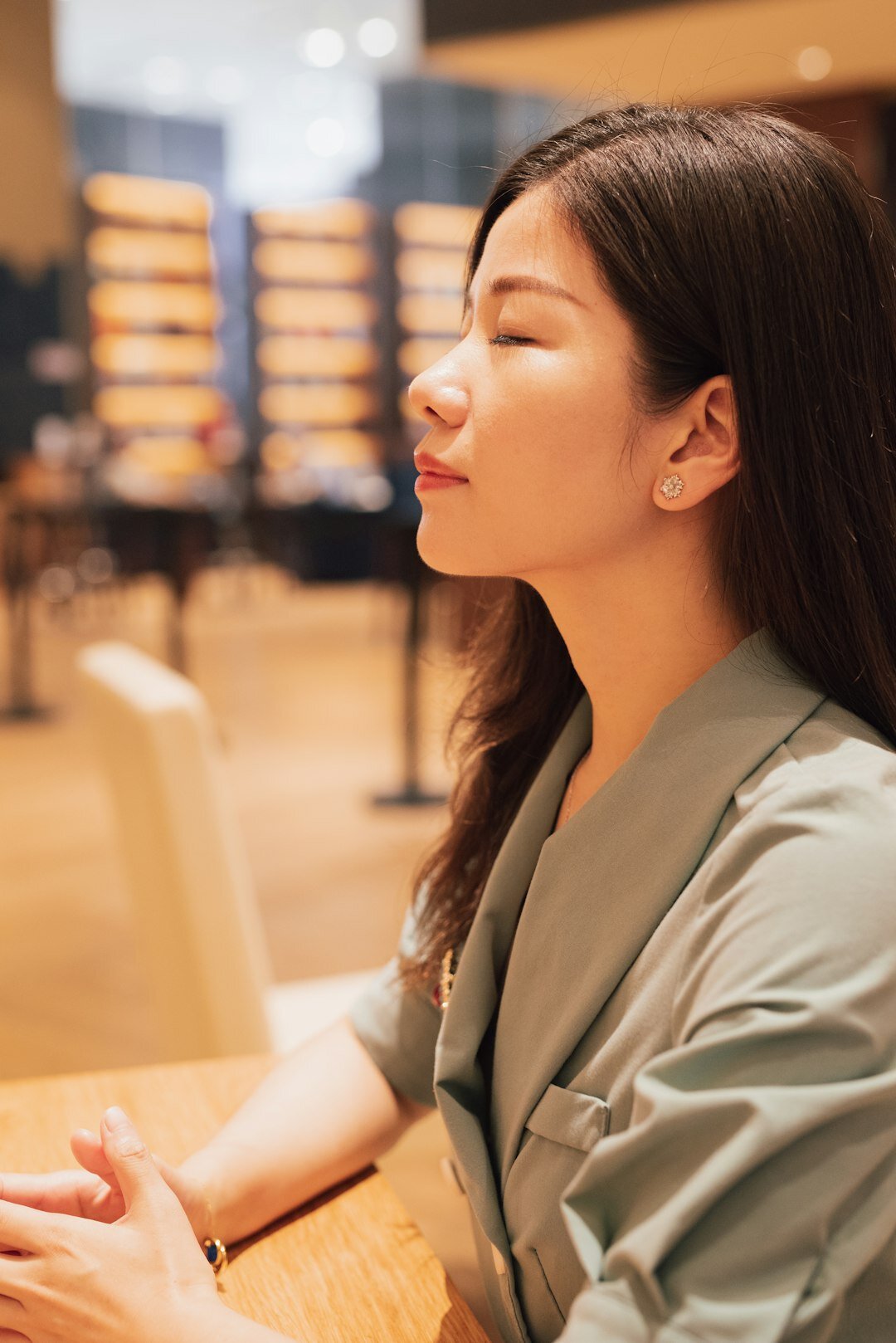 professional japanese woman using computer