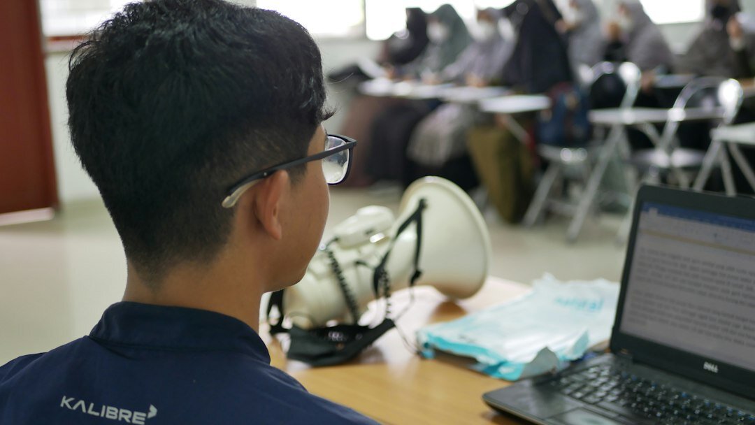 japanese students coding